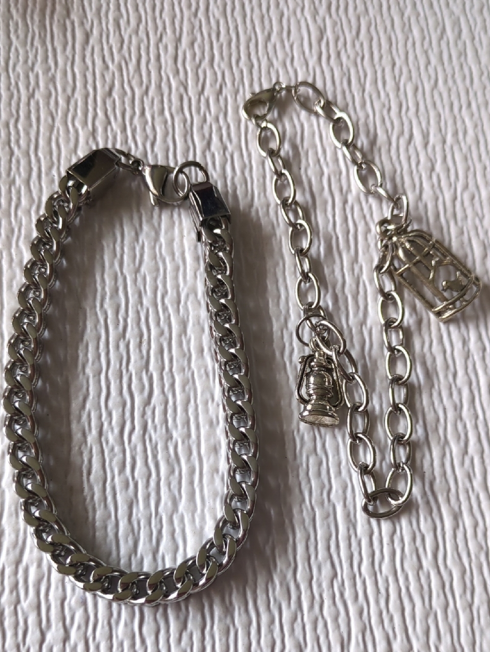 🎂Y12 Lot of More than 15 Bracelets and Bangles - Various Metals and Acrylic - Picture 10 of 14